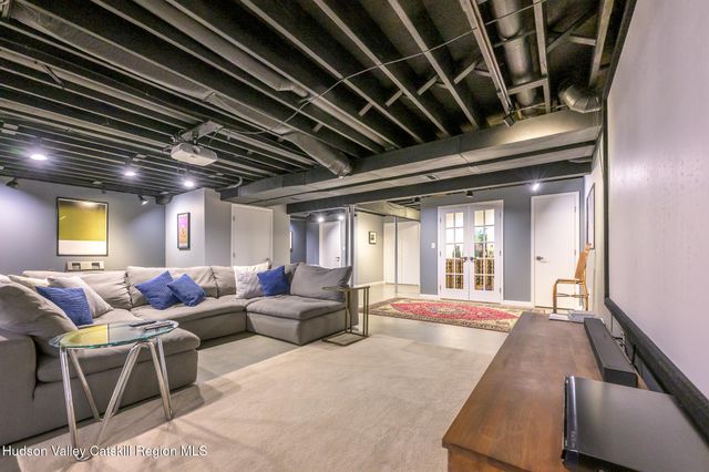 16 Lucas Lane, Claverack, NY 12534