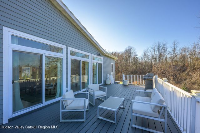 16 Lucas Lane, Claverack, NY 12534