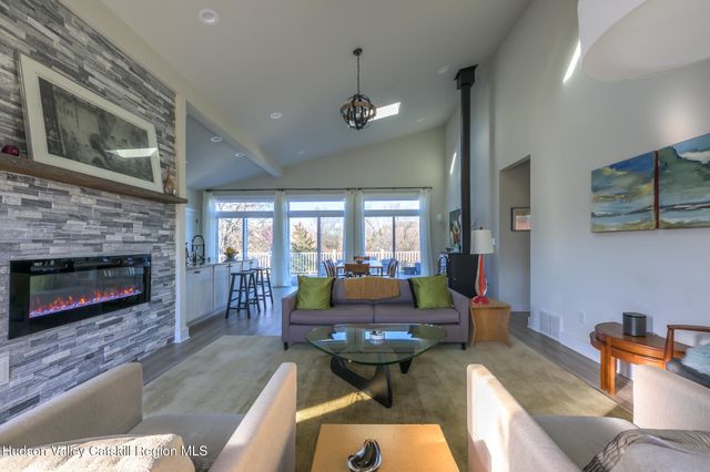 16 Lucas Lane, Claverack, NY 12534