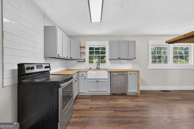 93 FLOYD Lane, Hampton, GA 30228
