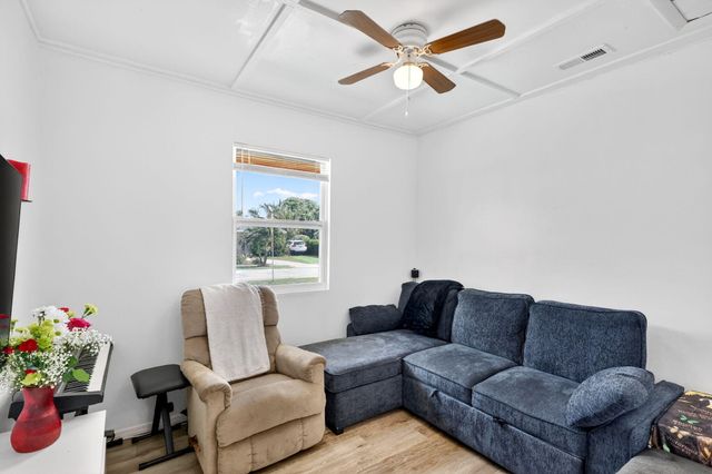 361 W 21st Street, Riviera Beach, FL 33404