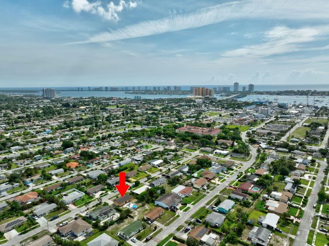 361 W 21st Street, Riviera Beach, FL 33404