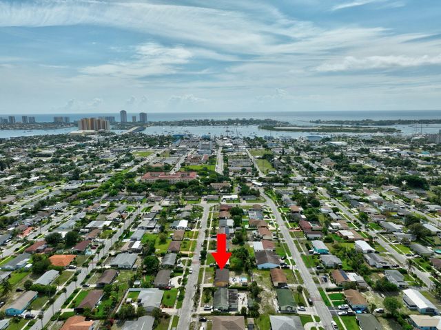 361 W 21st Street, Riviera Beach, FL 33404