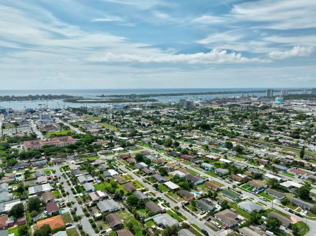 361 W 21st Street, Riviera Beach, FL 33404