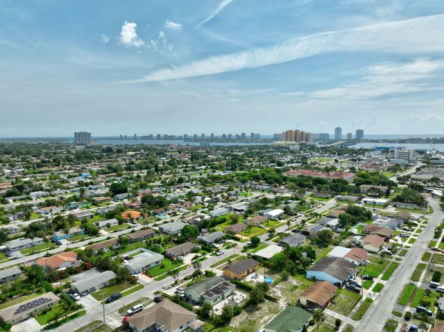 361 W 21st Street, Riviera Beach, FL 33404