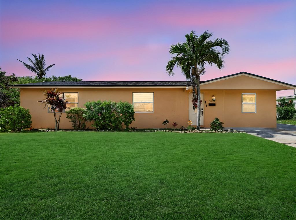 361 W 21st Street, Riviera Beach, FL 33404