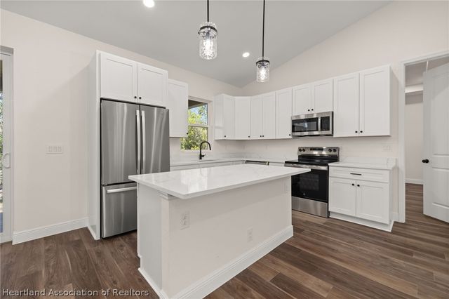 2327 N Monterey Road, Avon Park, FL 33825