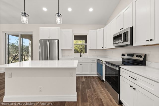 2327 N Monterey Road, Avon Park, FL 33825