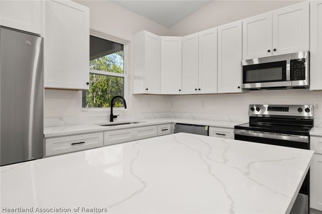 2327 N Monterey Road, Avon Park, FL 33825