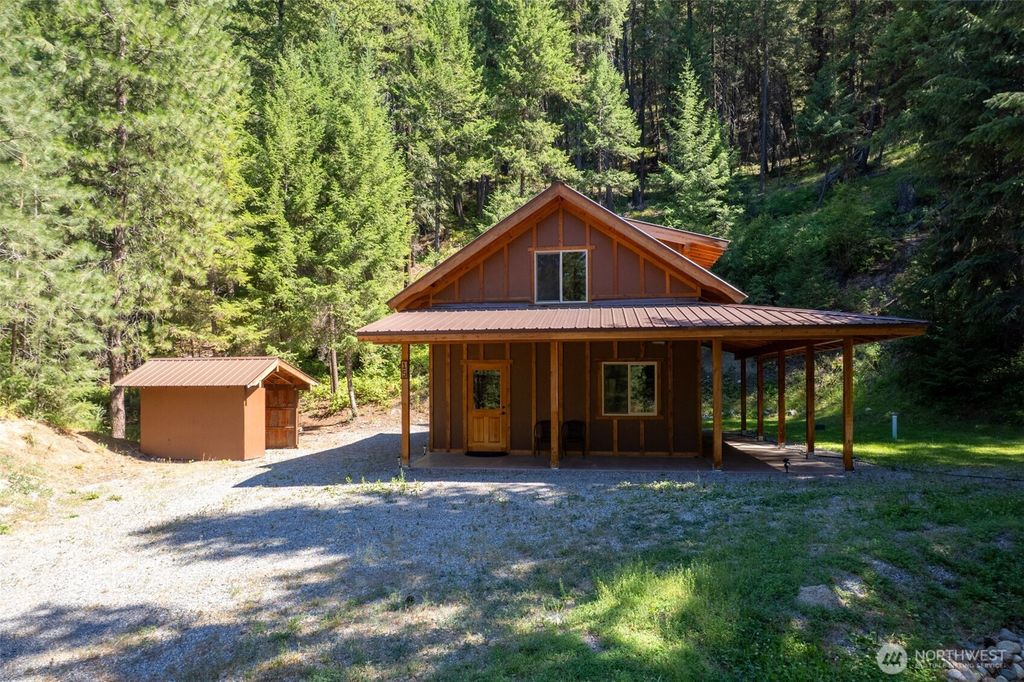 15 Howerton Road, Twisp, WA 98856