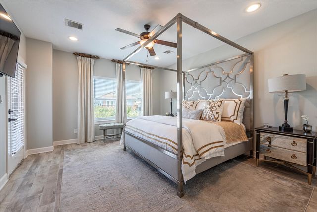 425 Amanda Circle, Tiki Island, TX 77554