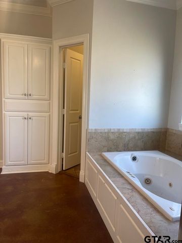 23211 FM 1995, Lindale, TX 75771