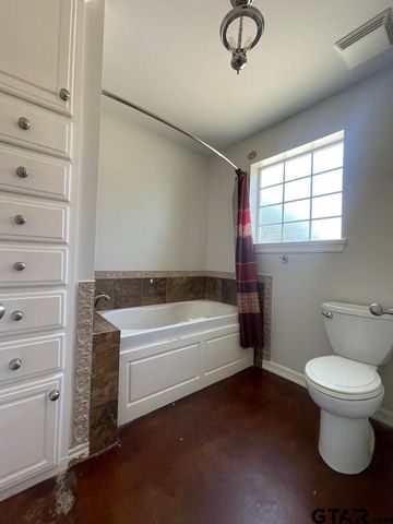23211 FM 1995, Lindale, TX 75771