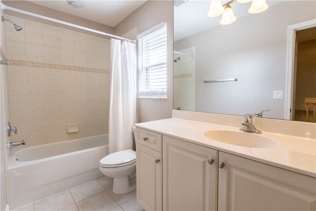 2108 Timberlake Circle 3, Vero Beach, FL 32966