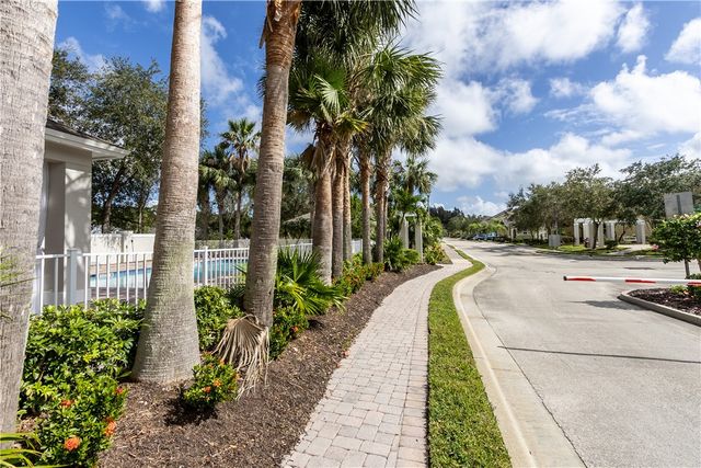 2108 Timberlake Circle 3, Vero Beach, FL 32966