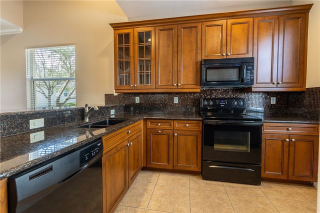 2108 Timberlake Circle 3, Vero Beach, FL 32966