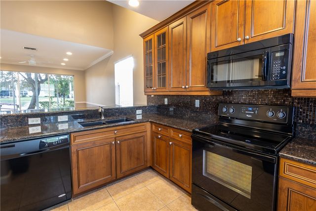 2108 Timberlake Circle 3, Vero Beach, FL 32966