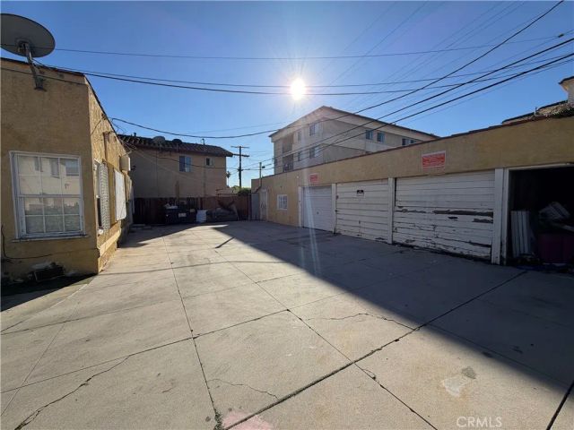 6121 10th, Los Angeles, CA 90043