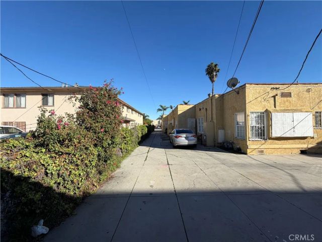 6121 10th, Los Angeles, CA 90043