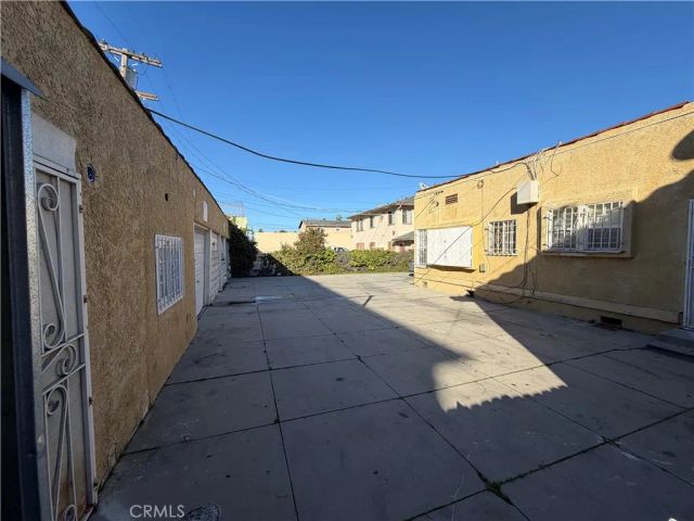 6121 10th, Los Angeles, CA 90043