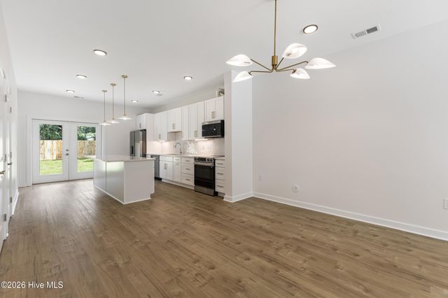 607 Marstellar Street, Wilmington, NC 28401