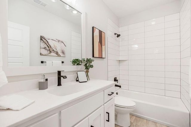 17429 Gillette Street, Overland Park, KS 66221