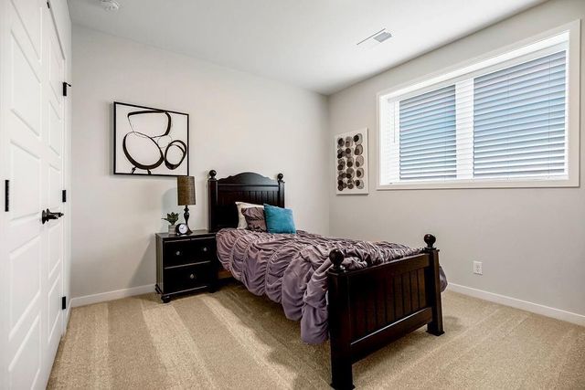 17429 Gillette Street, Overland Park, KS 66221