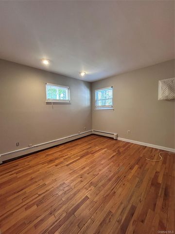 21a thorney Avenue, Huntington Station, NY 11746