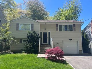 21a thorney Avenue, Huntington Station, NY 11746