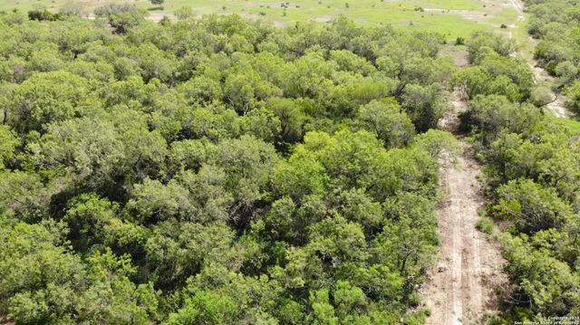 000 10th Street, Christine, TX 78064