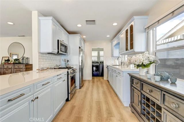 5450 Nagle Avenue, Sherman Oaks, CA 91401