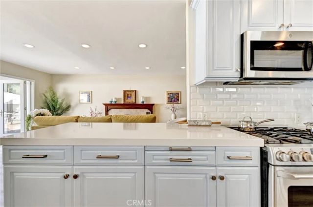 5450 Nagle Avenue, Sherman Oaks, CA 91401