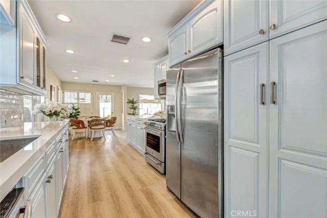 5450 Nagle Avenue, Sherman Oaks, CA 91401