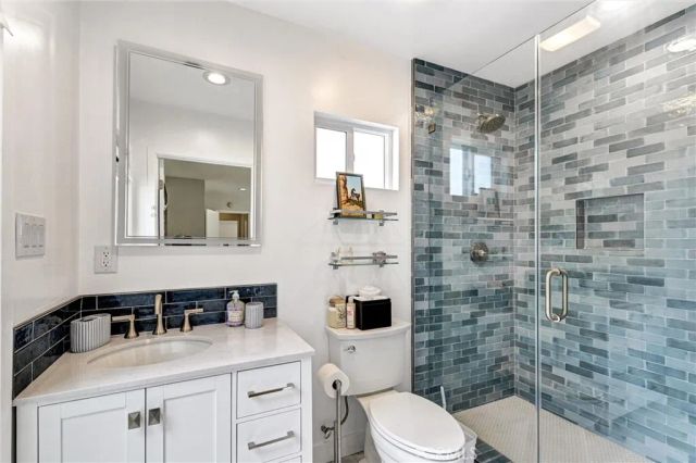 5450 Nagle Avenue, Sherman Oaks, CA 91401