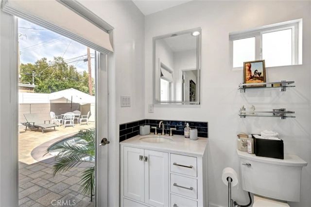 5450 Nagle Avenue, Sherman Oaks, CA 91401