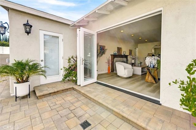 5450 Nagle Avenue, Sherman Oaks, CA 91401