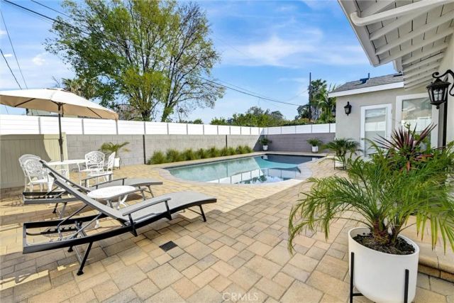 5450 Nagle Avenue, Sherman Oaks, CA 91401