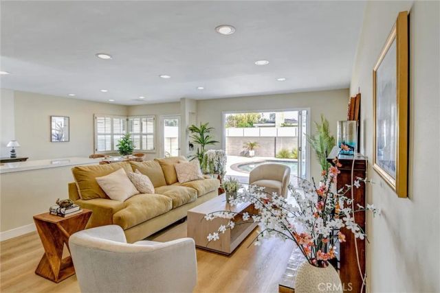 5450 Nagle Avenue, Sherman Oaks, CA 91401