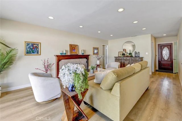 5450 Nagle Avenue, Sherman Oaks, CA 91401