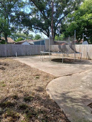 10323 Southport Drive, Houston, TX 77089