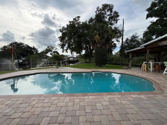 8715 DRIFTWOOD DRIVE, Tampa, FL 33615