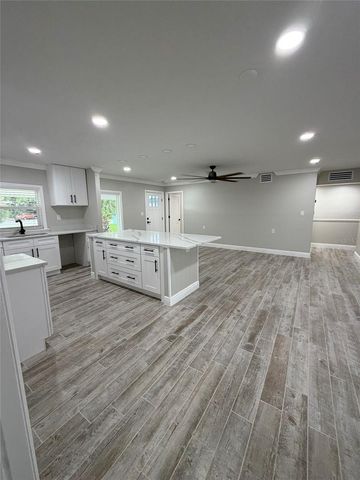 8715 DRIFTWOOD DRIVE, Tampa, FL 33615