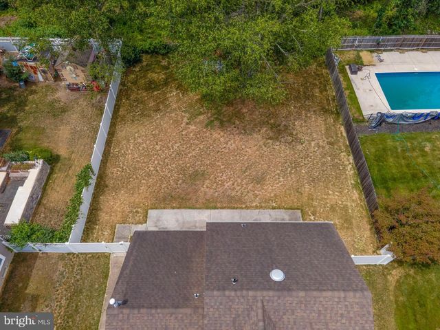 29 WILSON DR, Sicklerville, NJ 08081