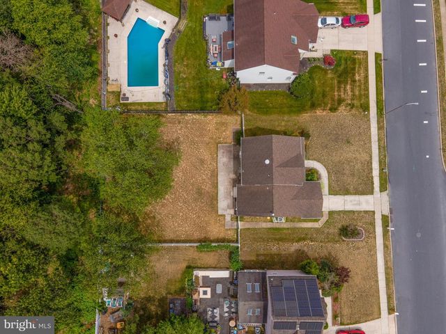 29 WILSON DR, Sicklerville, NJ 08081