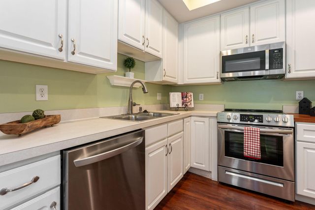 5328 Knotting Woods Drive, Westerville, OH 43081