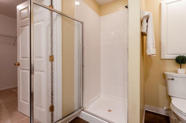 5328 Knotting Woods Drive, Westerville, OH 43081