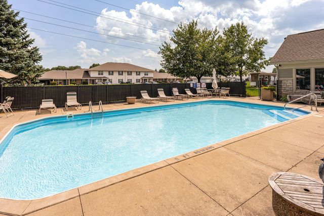 5328 Knotting Woods Drive, Westerville, OH 43081
