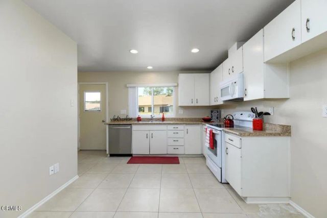 23115 Village 23, Camarillo, CA 93012