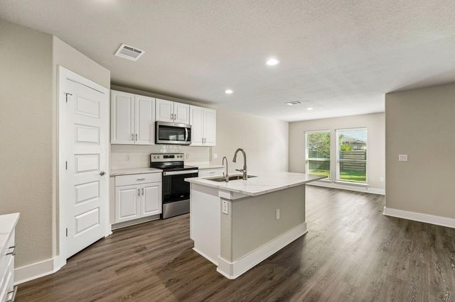 20102 Lee LN, Lago Vista, TX 78645