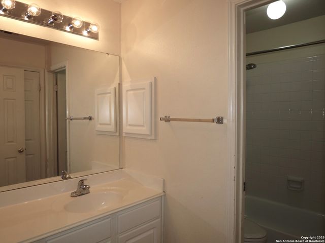 11 Bedford Oaks, San Antonio, TX 78254